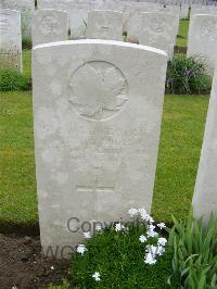 Etaples Military Cemetery - Firth, Harry